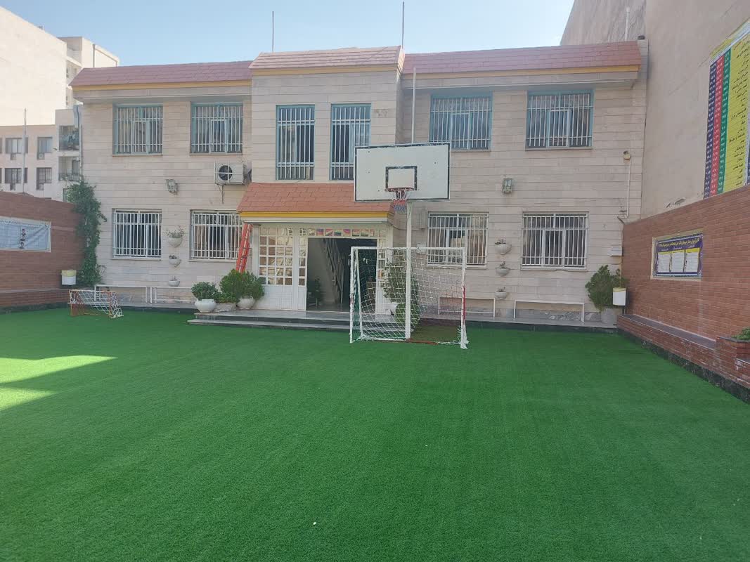 دبیرستان پسرانه دکتر معین
