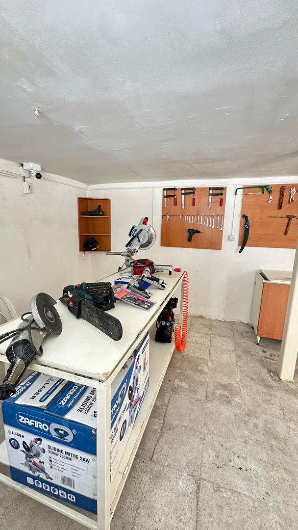 کارگاه مجهز چوبی